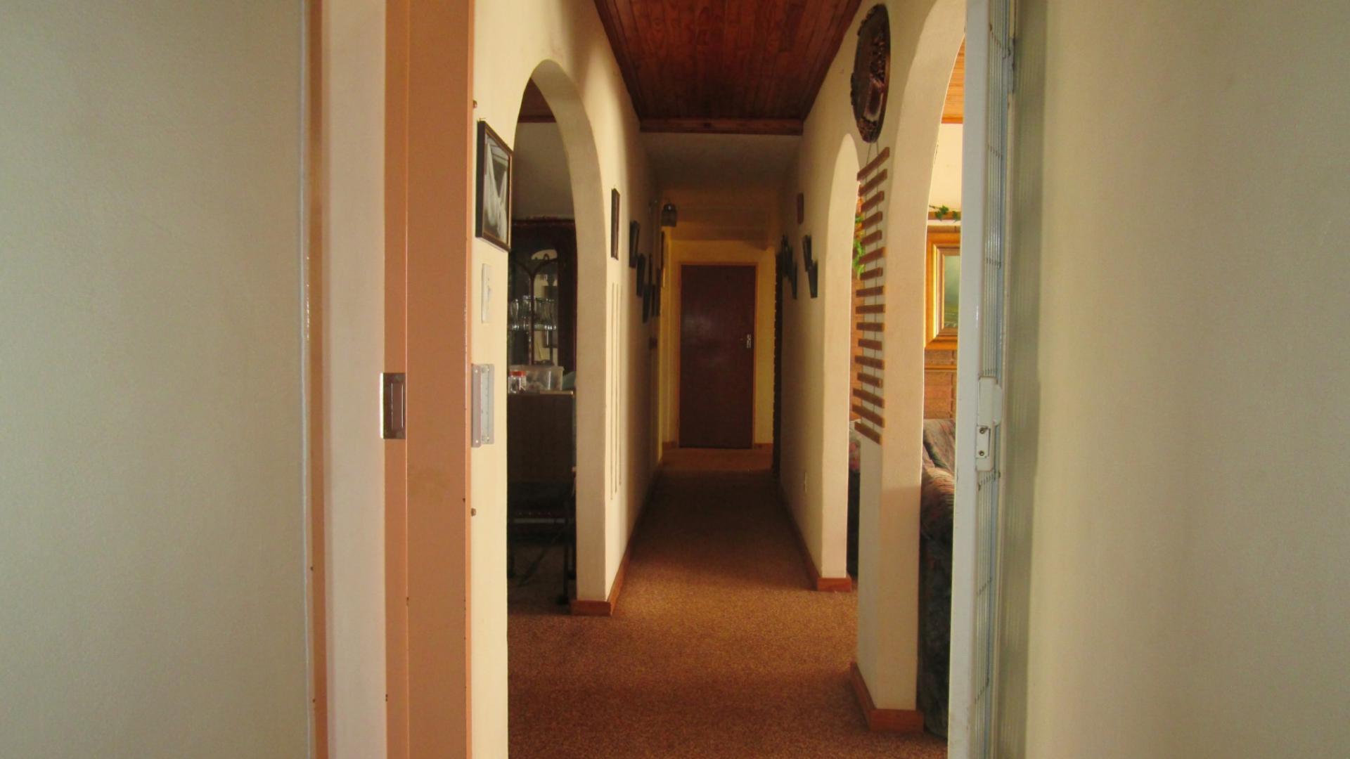 Spaces - 64 square meters of property in Rosashof AH