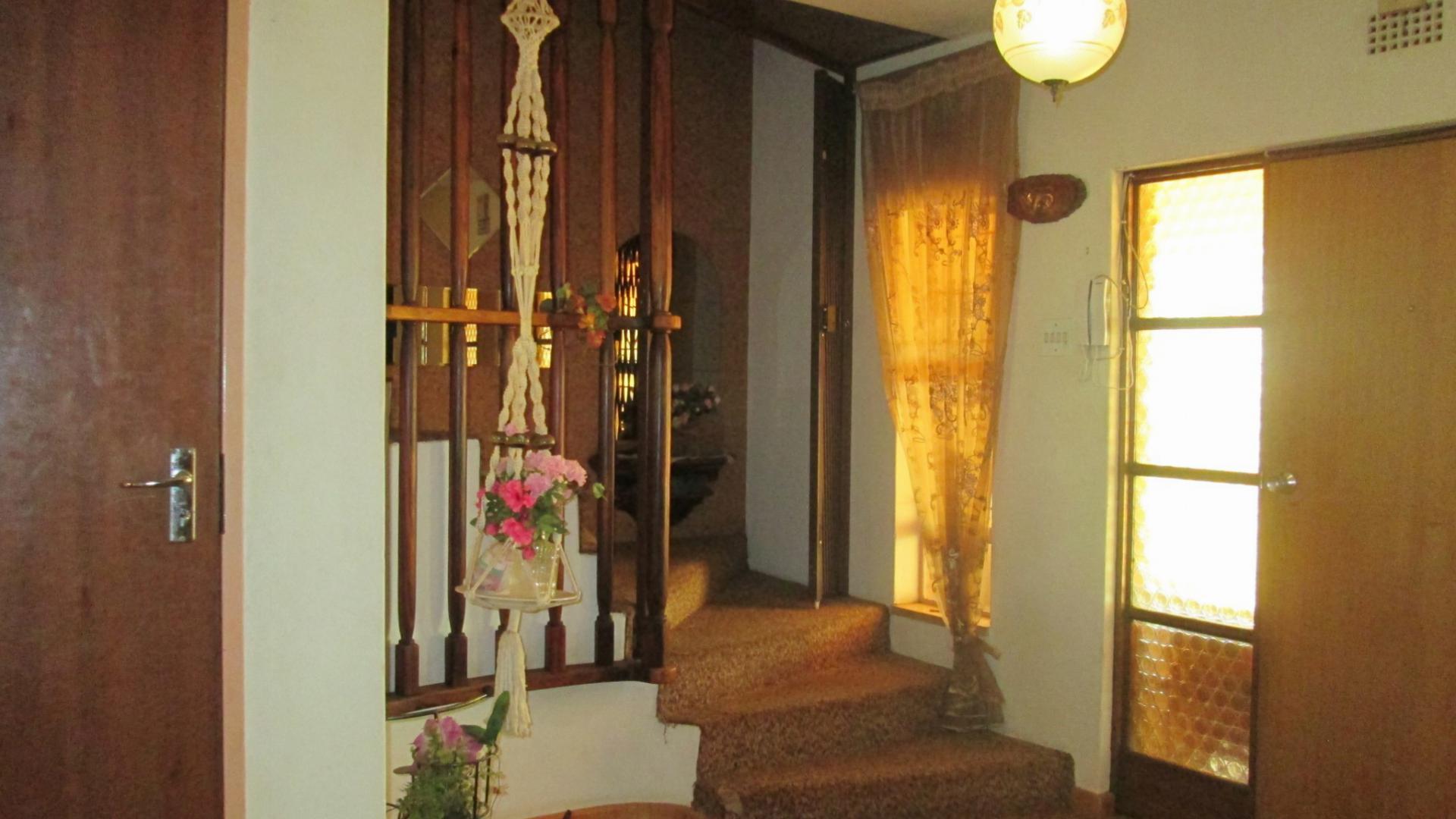 Spaces - 64 square meters of property in Rosashof AH