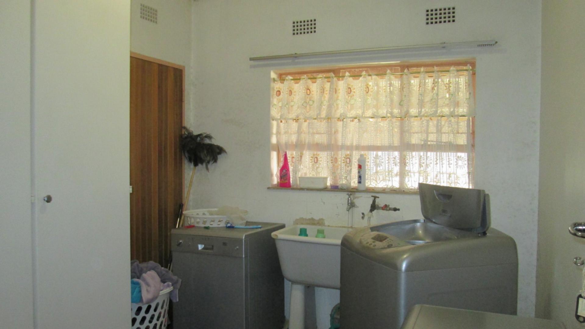 Rooms - 76 square meters of property in Rosashof AH