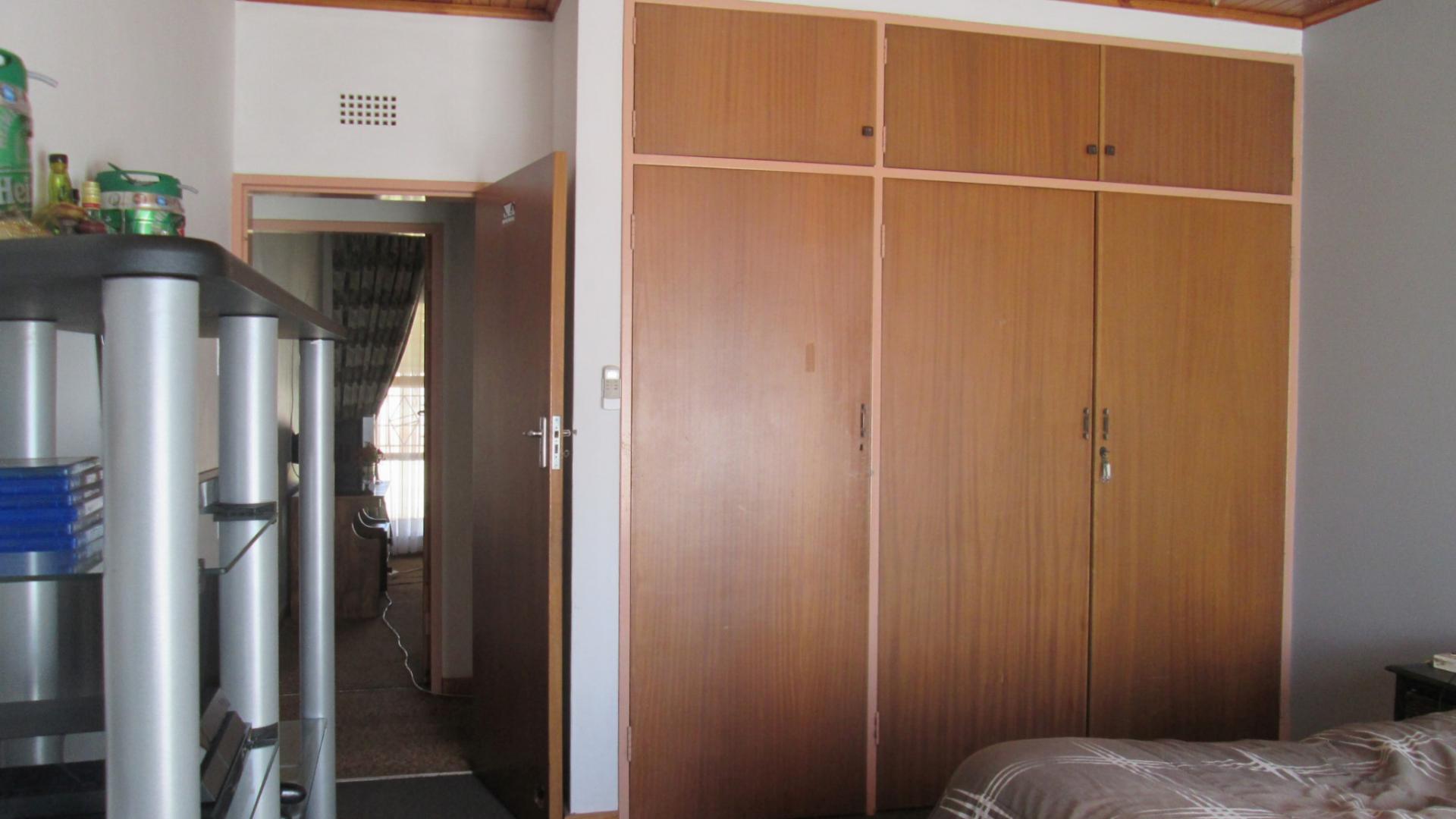 Bed Room 4 - 15 square meters of property in Rosashof AH