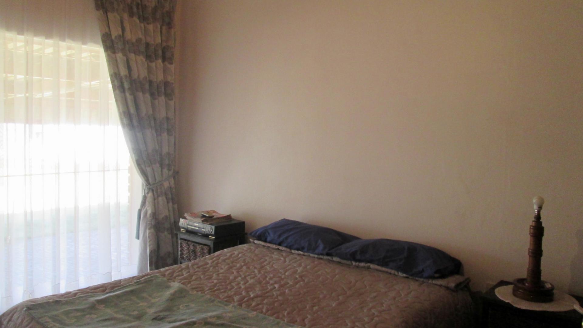 Bed Room 5+ - 20 square meters of property in Rosashof AH