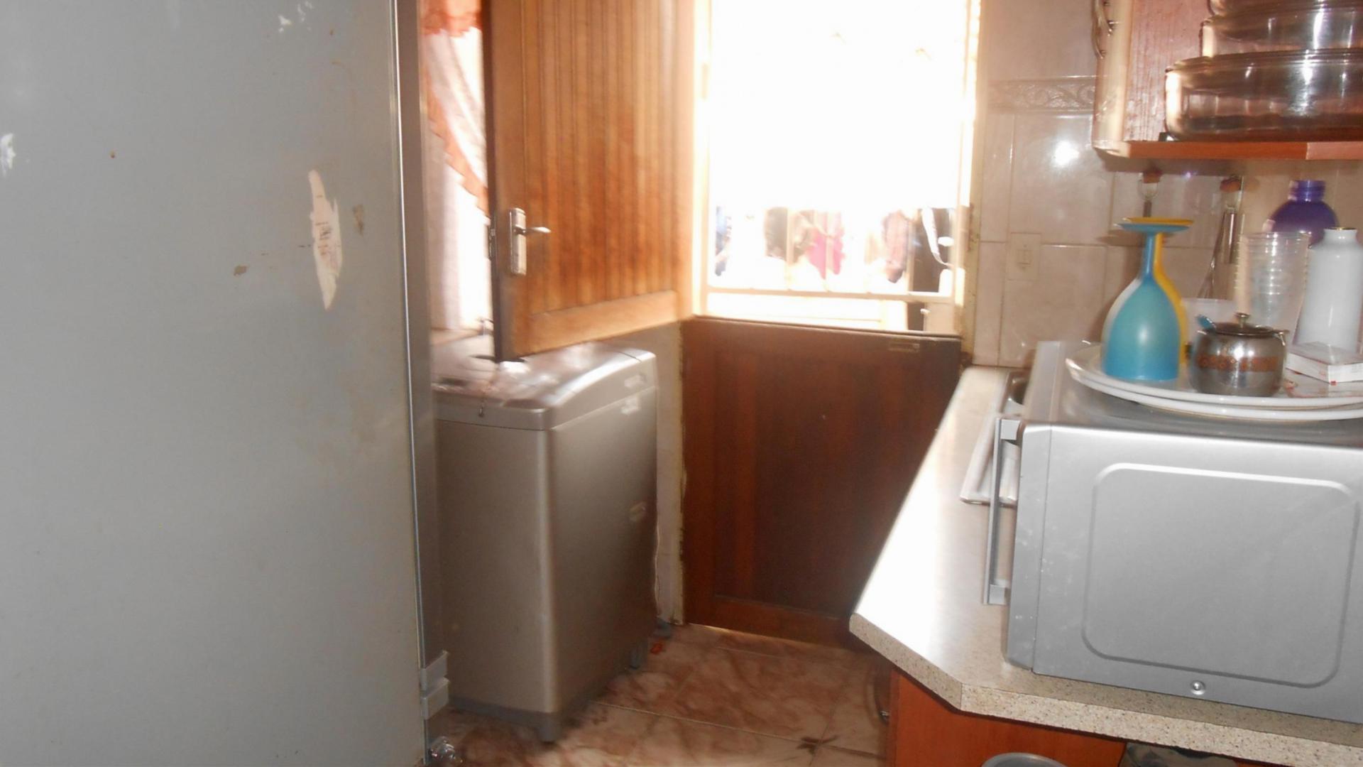 Kitchen - 12 square meters of property in Eersterust