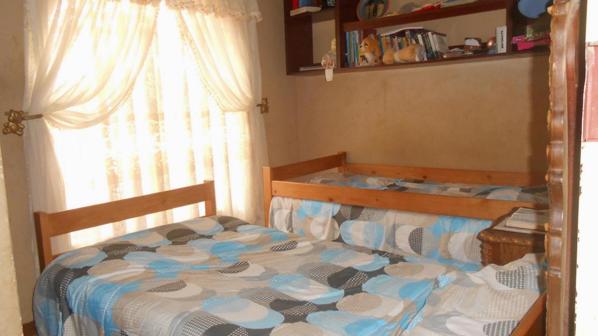 Bed Room 2 - 11 square meters of property in Eersterust