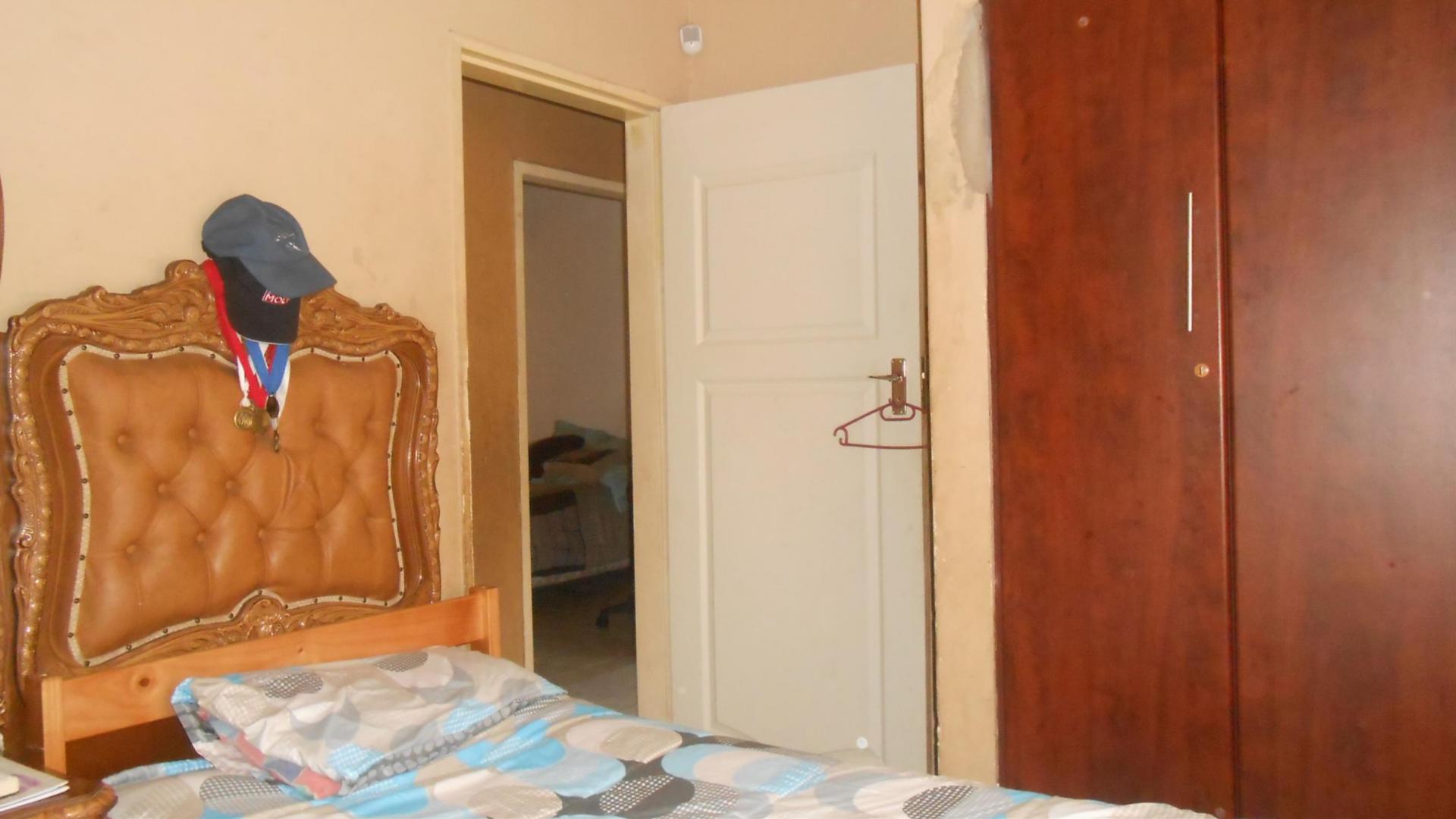 Bed Room 2 - 11 square meters of property in Eersterust