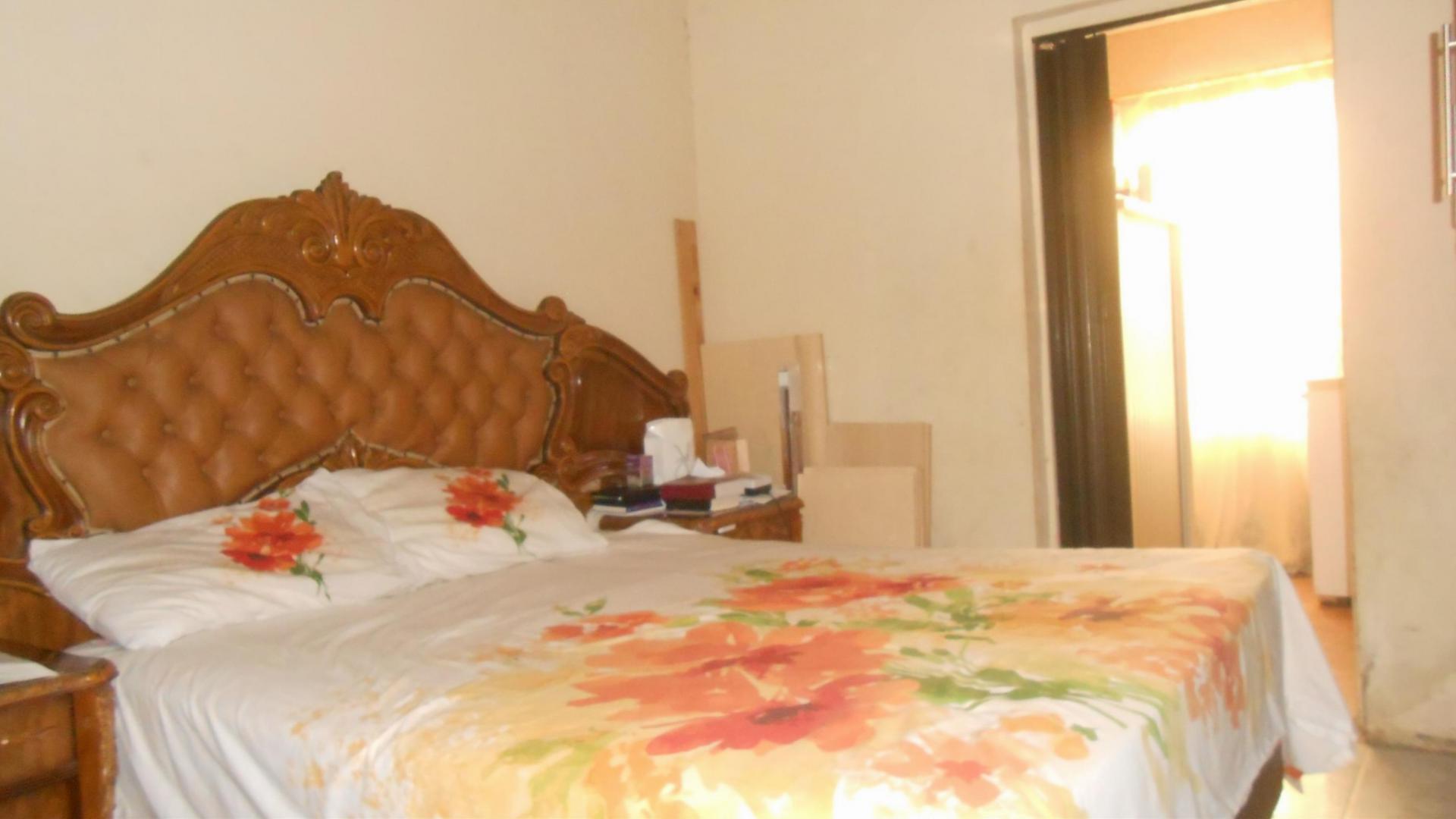 Main Bedroom - 15 square meters of property in Eersterust