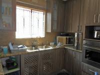 Kitchen - 16 square meters of property in Whitney Gardens