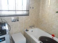 Bathroom 1 - 6 square meters of property in Whitney Gardens