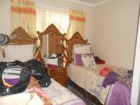 Bed Room 2 - 14 square meters of property in Whitney Gardens