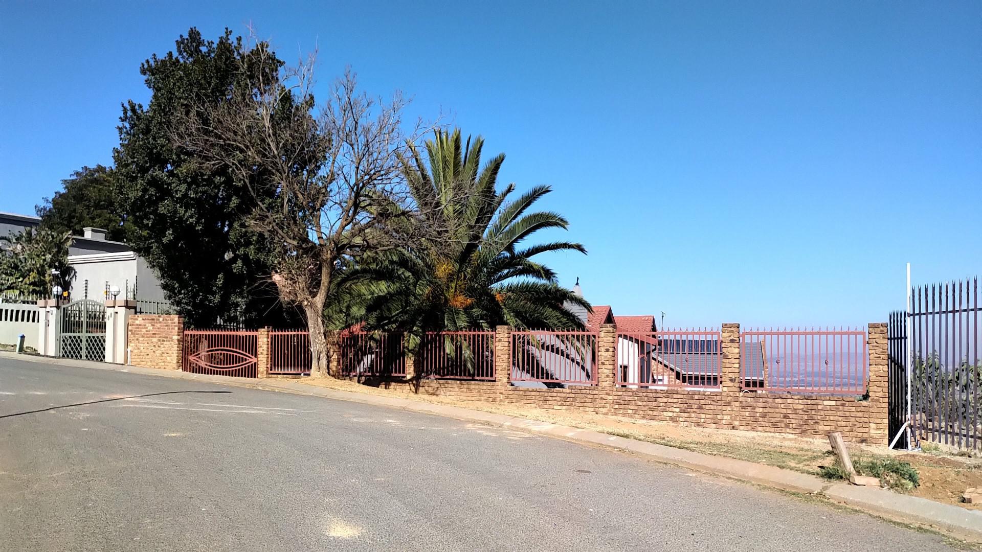 Front View of property in Naturena