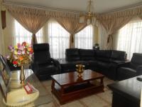 Lounges - 19 square meters of property in Jabulani