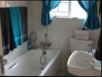 Bathroom 1 - 3 square meters of property in Safarituine