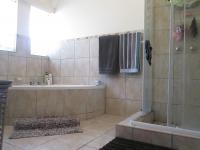 Bathroom 1 - 11 square meters of property in Sonland Park
