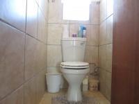 Bathroom 1 - 11 square meters of property in Sonland Park