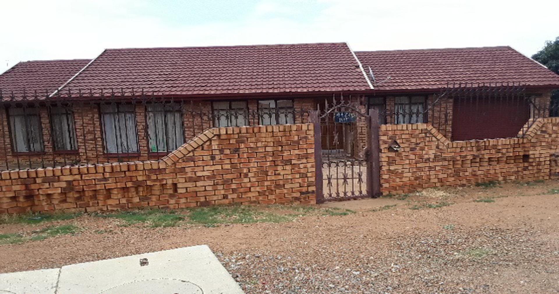Front View of property in Soshanguve