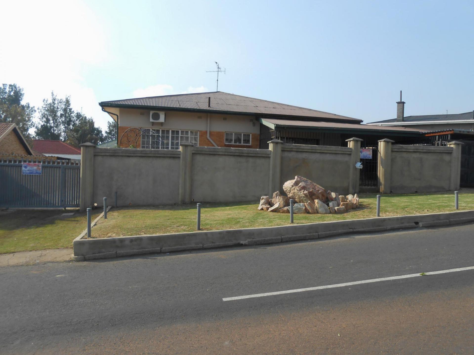 Front View of property in Krugersdorp