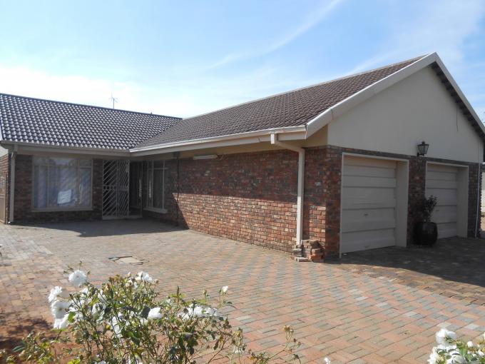 4 Bedroom House for Sale For Sale in Potchefstroom - Private Sale - MR143762