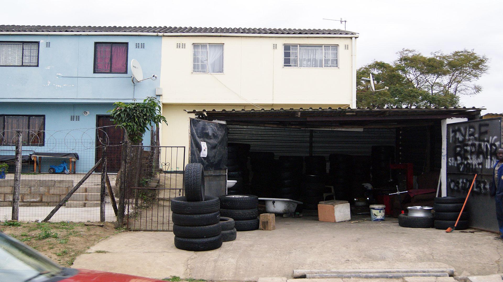 Front View of property in Whetstone