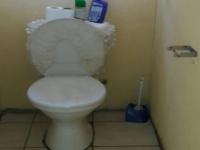 Bathroom 1 - 5 square meters of property in Olievenhoutbos