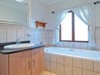 Bathroom 2 - 6 square meters of property in Woodlands Lifestyle Estate