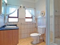 Bathroom 3+ - 6 square meters of property in Woodlands Lifestyle Estate