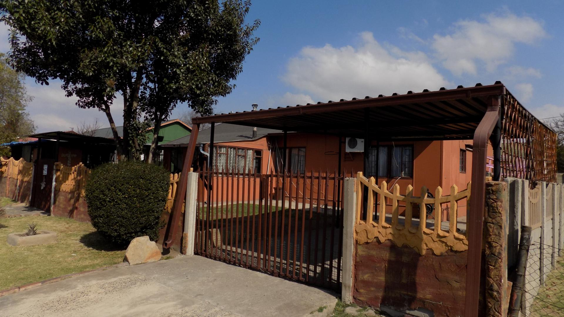 Front View of property in Komati