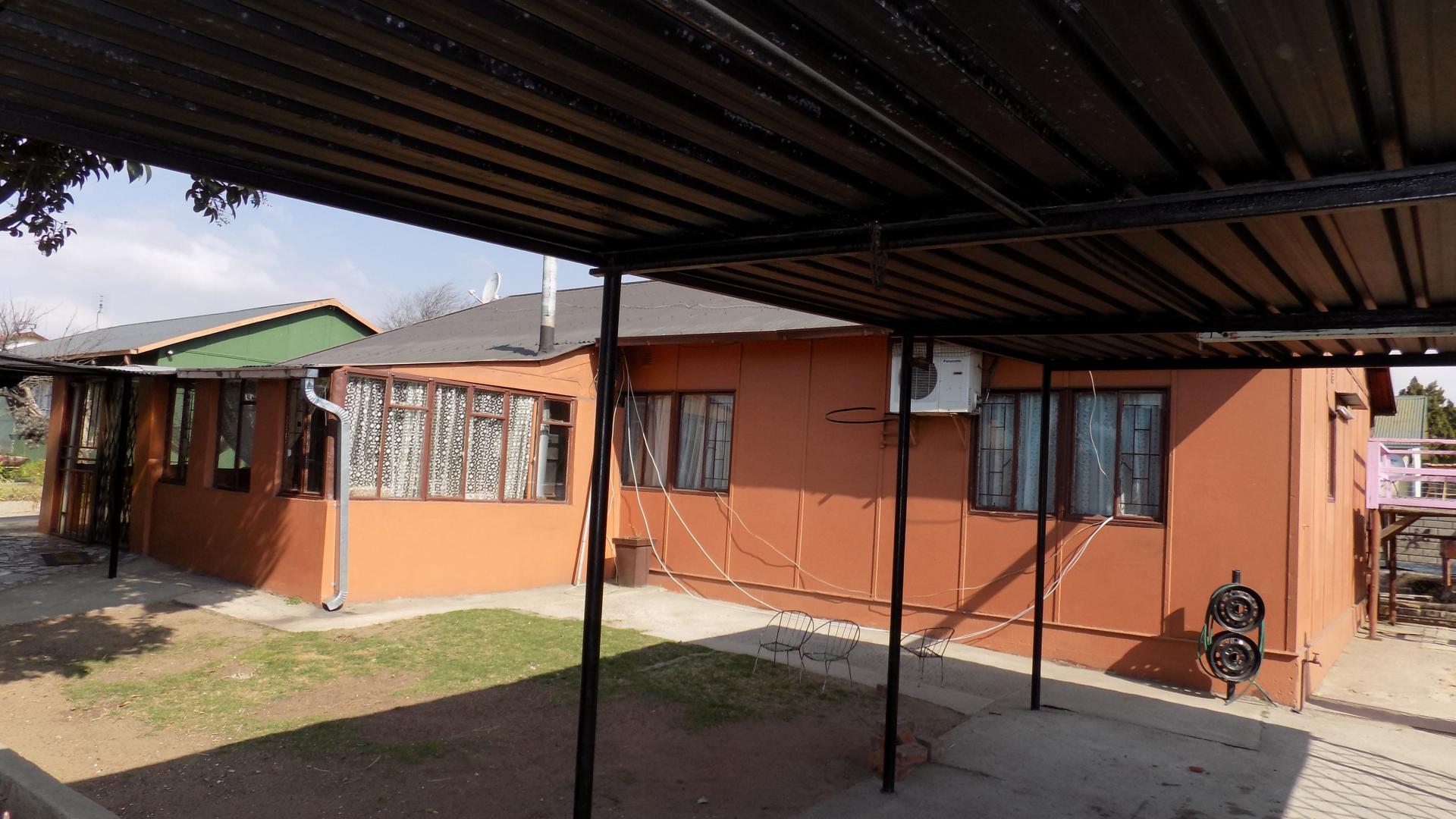 Front View of property in Komati