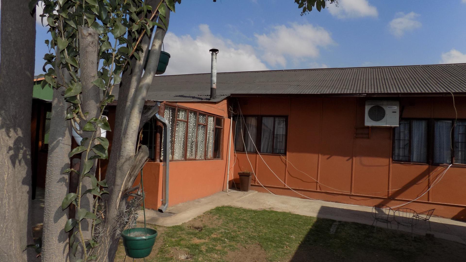 Front View of property in Komati