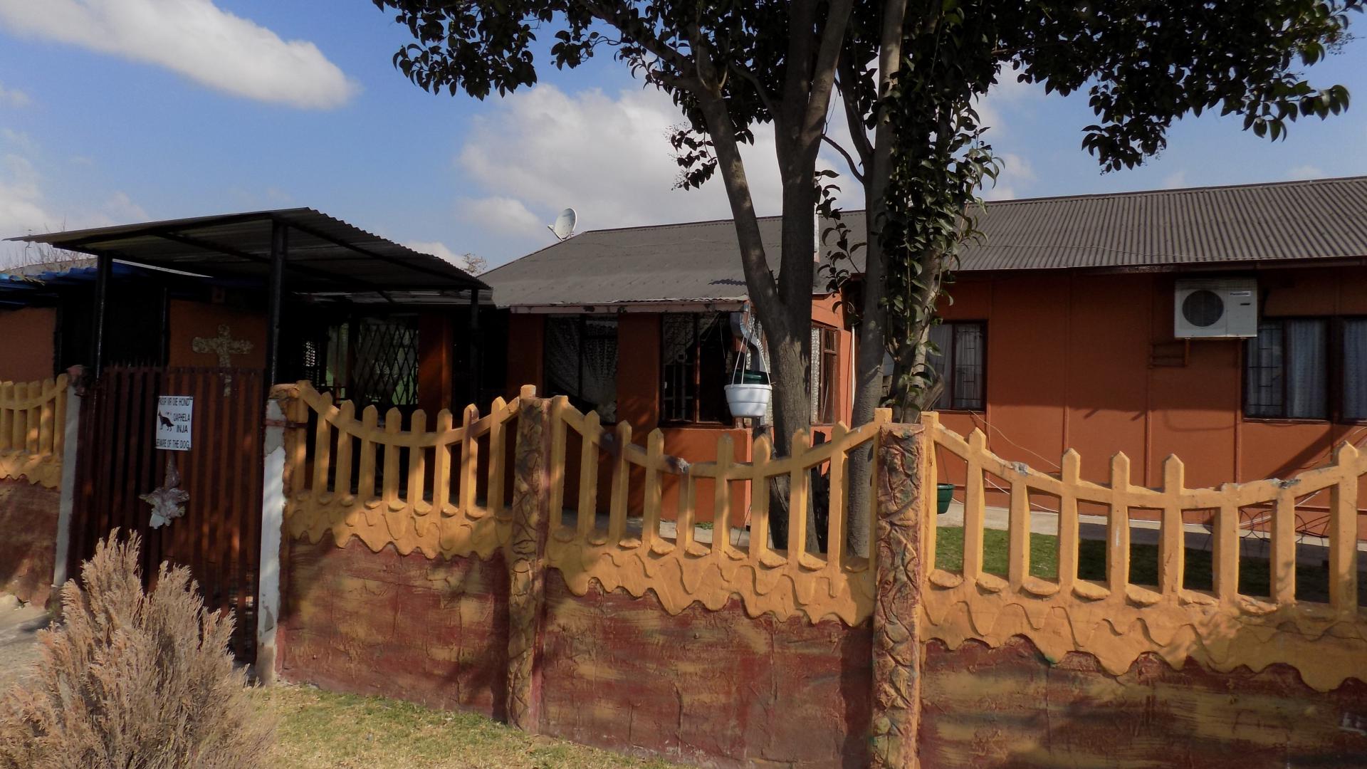 Front View of property in Komati