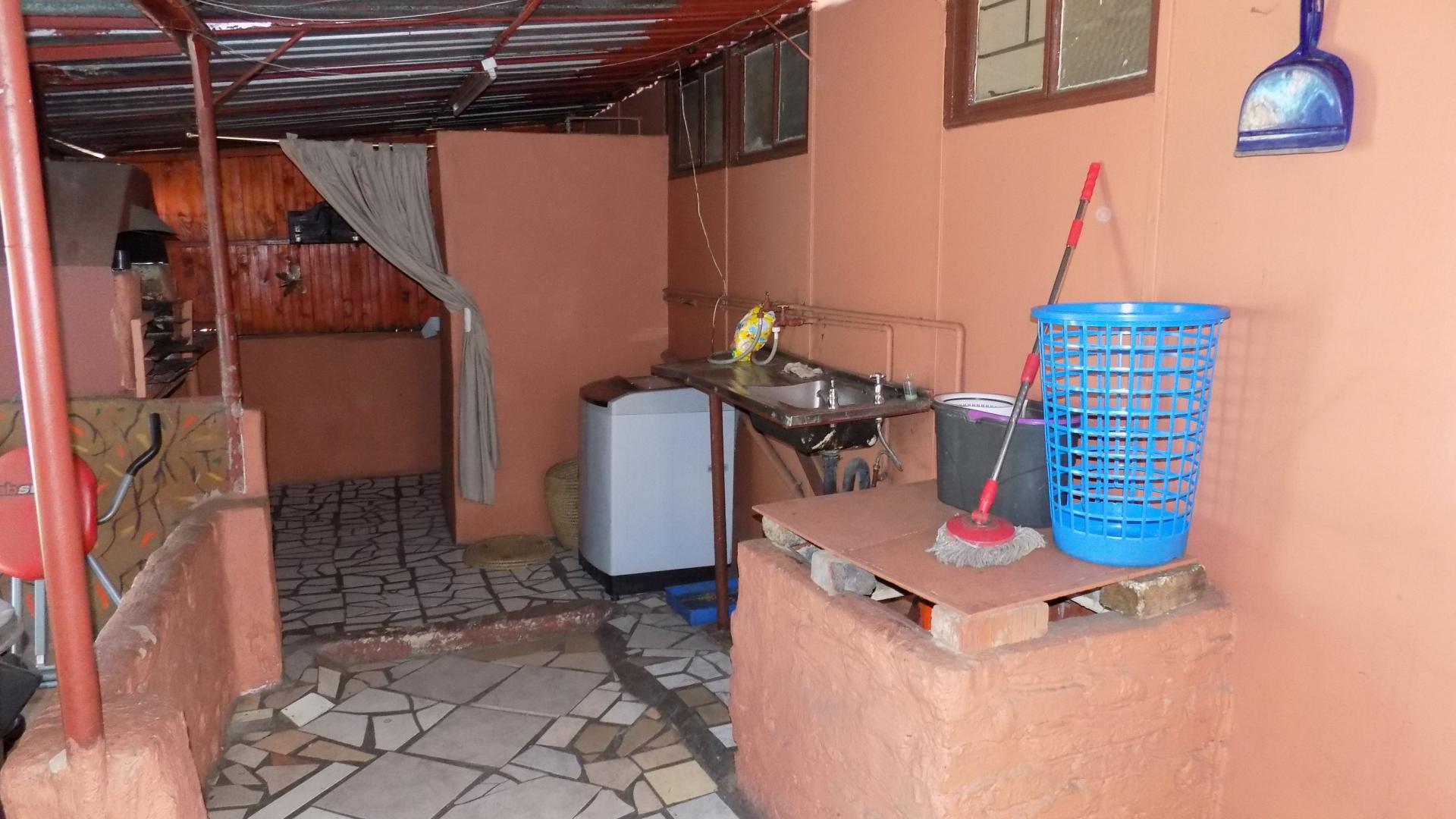 Entertainment - 57 square meters of property in Komati