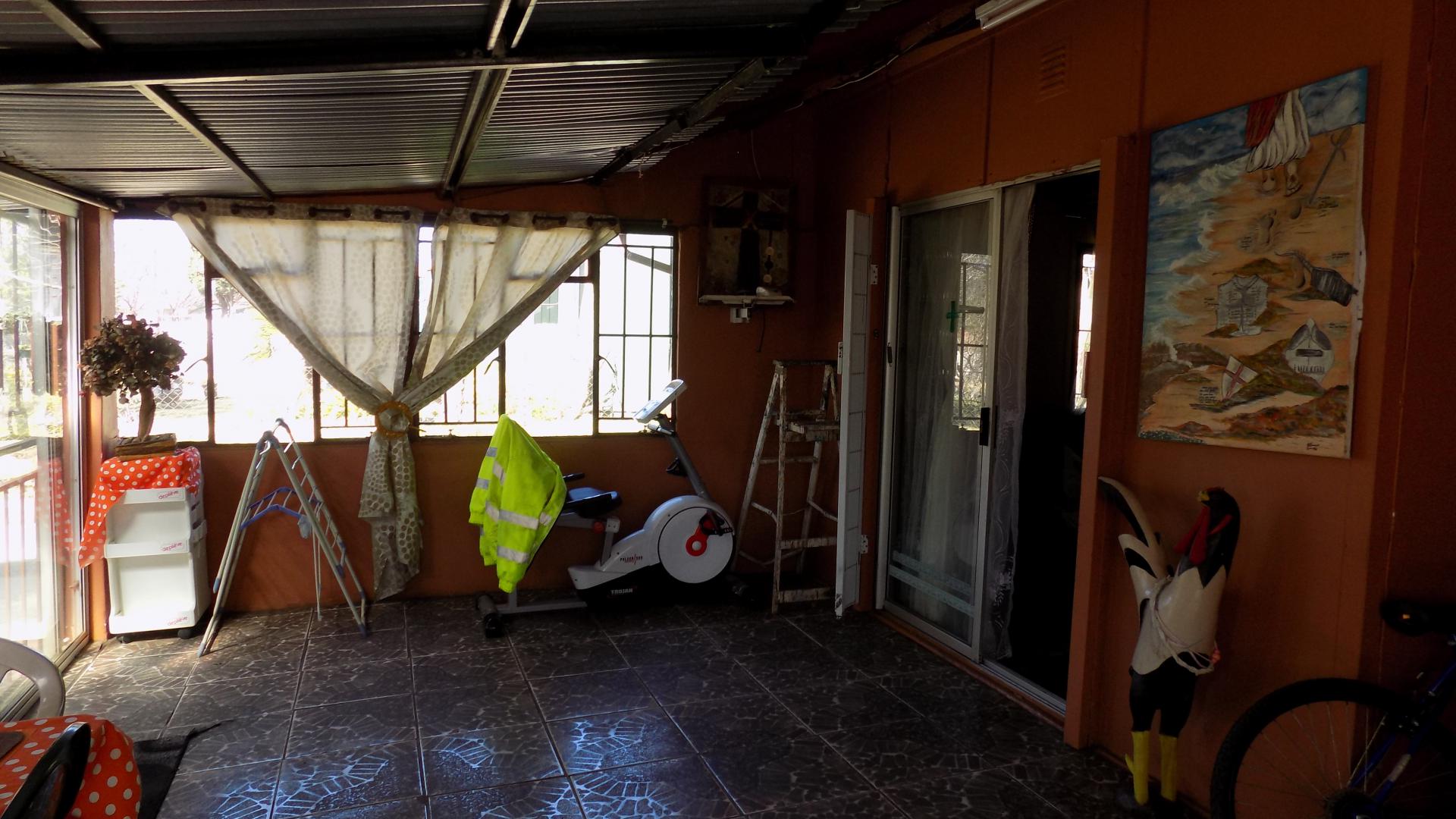 Dining Room - 28 square meters of property in Komati