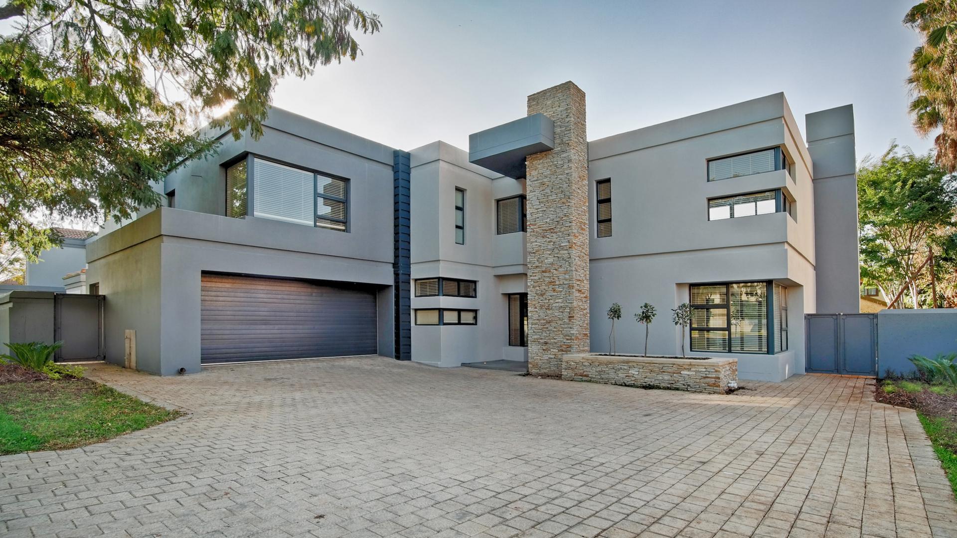 Front View of property in Silver Lakes Golf Estate