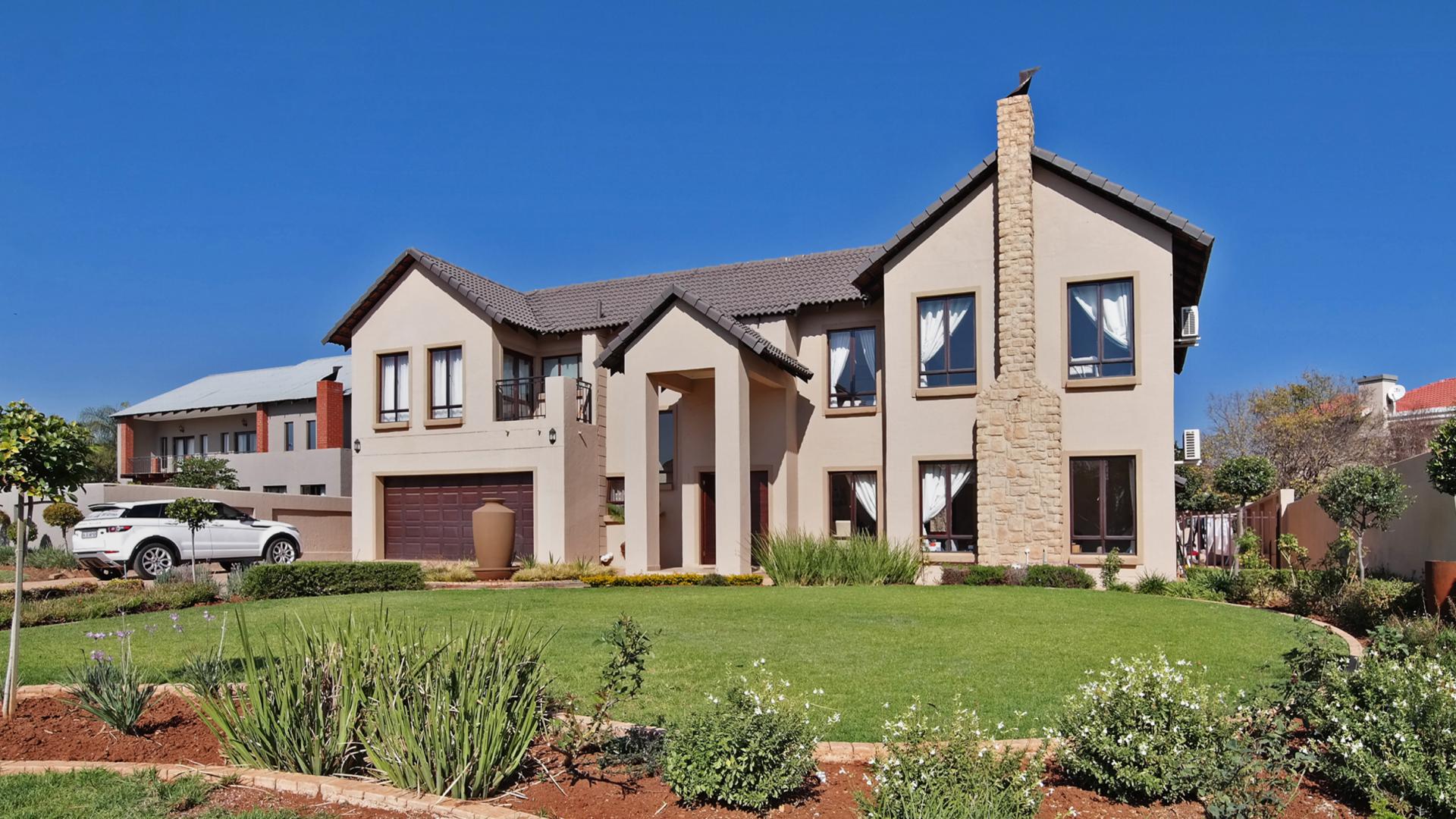 Front View of property in Willow Acres Estate