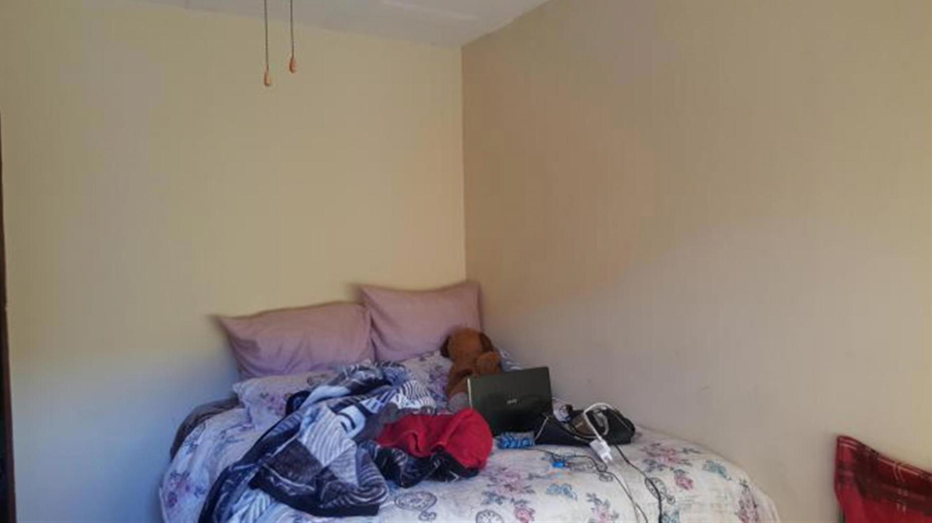 Bed Room 2 - 11 square meters of property in Die Bult