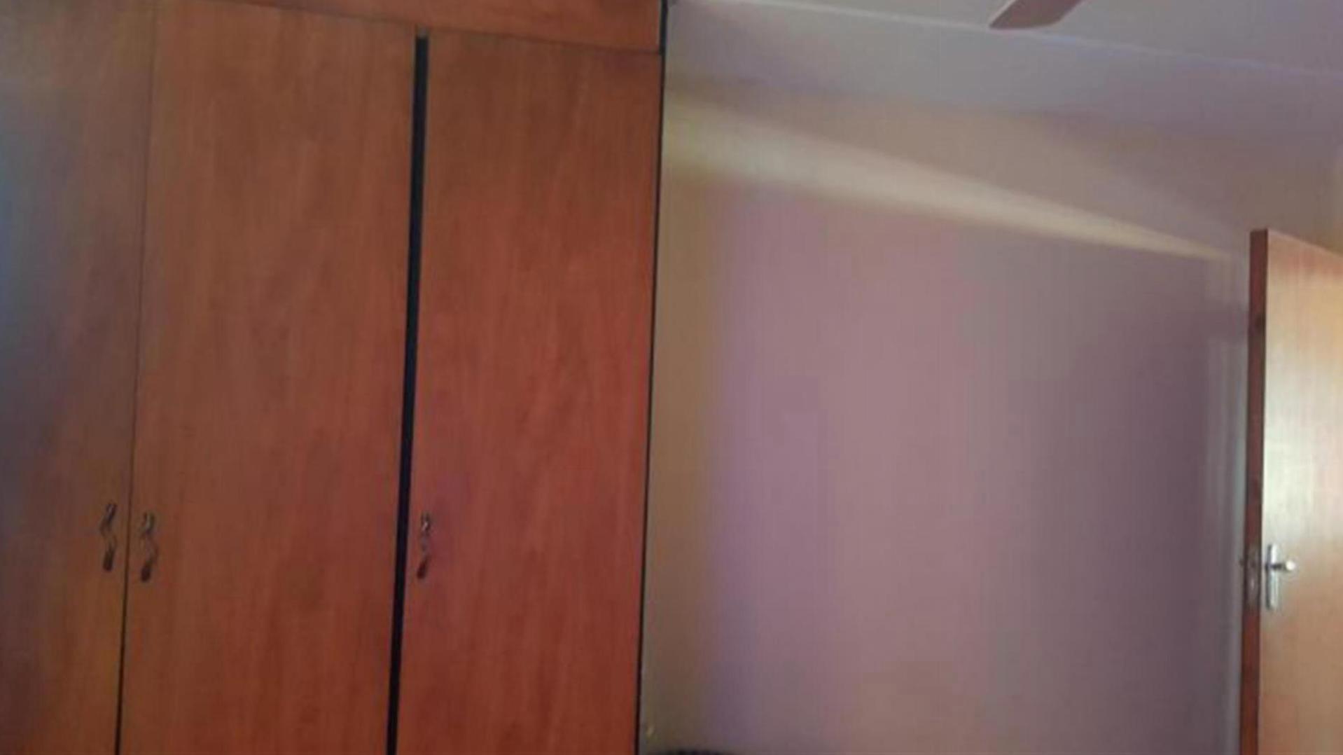 Bed Room 2 - 11 square meters of property in Die Bult