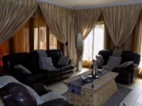Lounges - 22 square meters of property in Savannah Country Estate