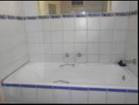 Bathroom 1 - 5 square meters of property in Witfield