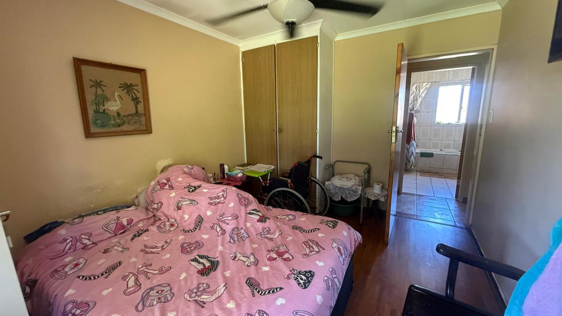 Bed Room 1 of property in Mineralia