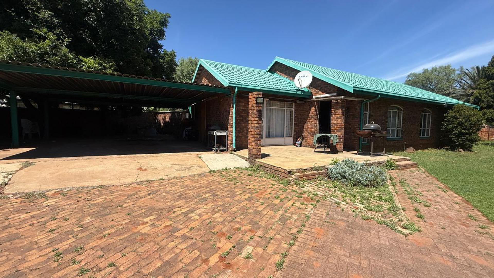 Front View of property in Mineralia