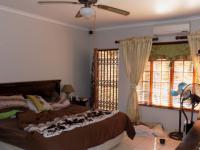 Main Bedroom - 25 square meters of property in Safarituine