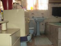 Bathroom 1 - 12 square meters of property in Petersfield