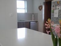 Kitchen - 22 square meters of property in George East