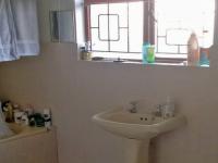 Main Bathroom - 7 square meters of property in Grassy Park