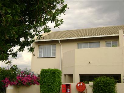 2 Bedroom Apartment to Rent in Sundowner - Property to rent - MR14449