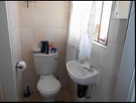Main Bathroom - 3 square meters of property in Cosmo City