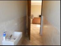 Guest Toilet - 6 square meters of property in Krugersdorp