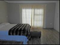Main Bedroom - 27 square meters of property in Krugersdorp