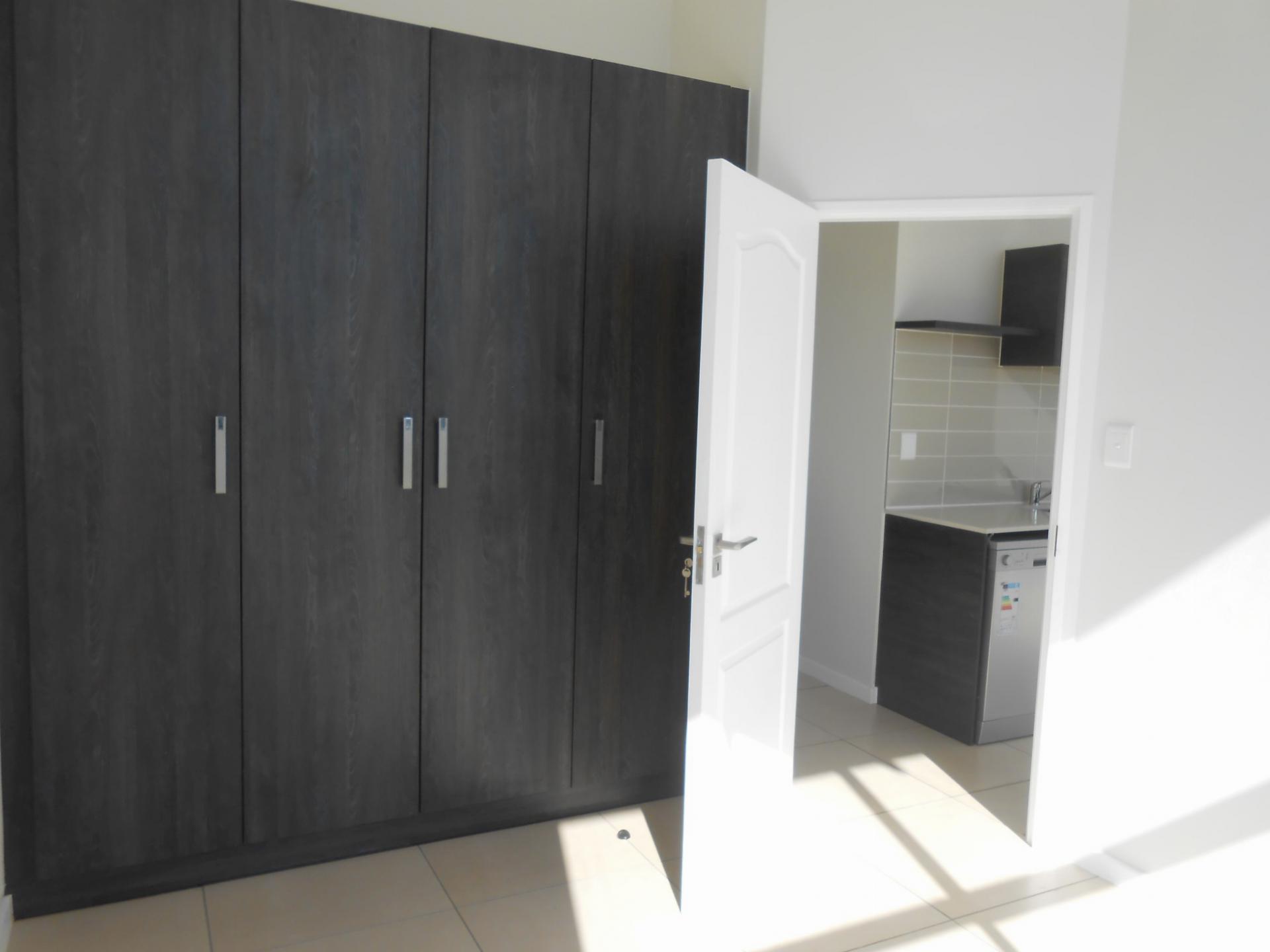 Main Bedroom - 14 square meters of property in Fourways