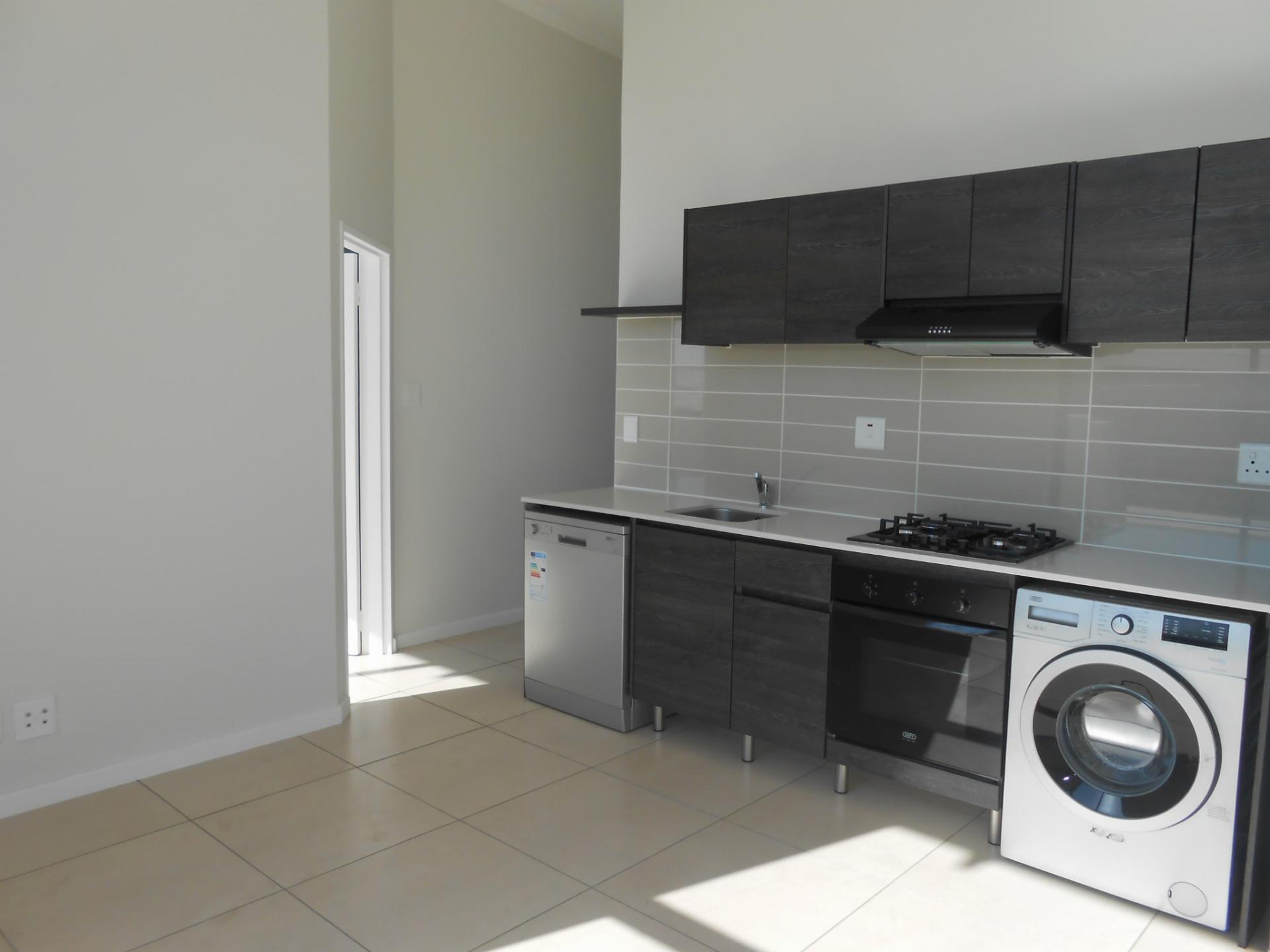 Kitchen - 6 square meters of property in Fourways