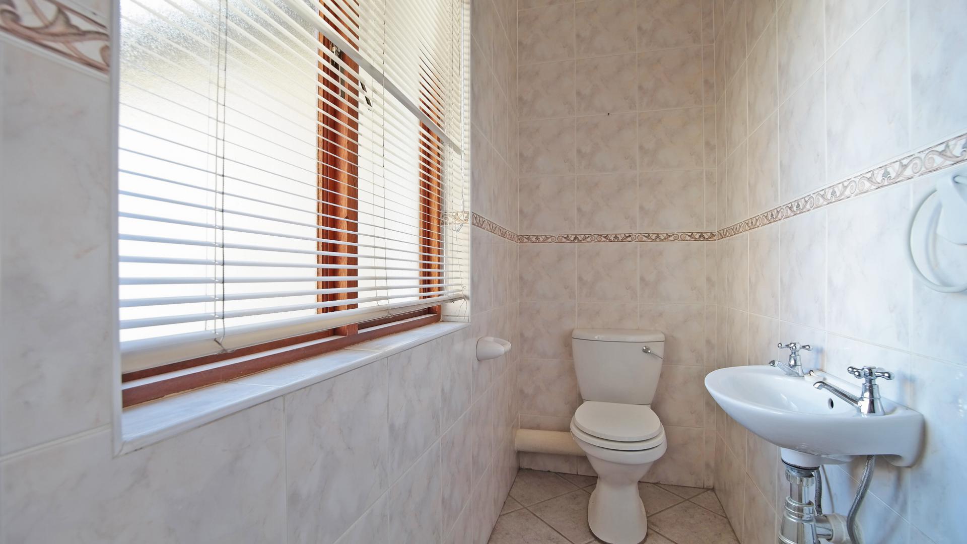 Guest Toilet - 3 square meters of property in Woodlands Lifestyle Estate