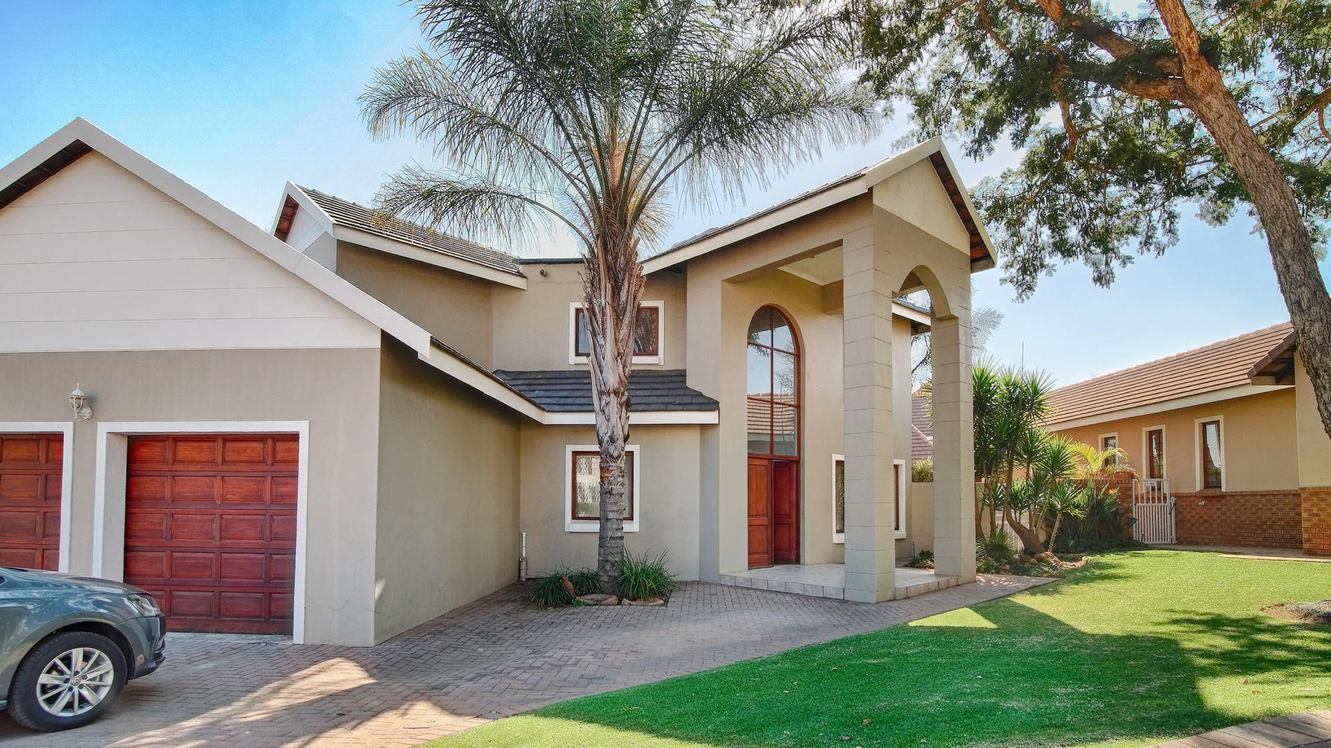 Front View of property in Woodlands Lifestyle Estate